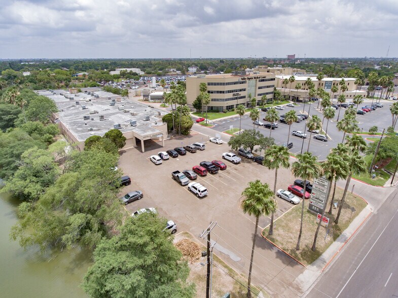 More Photos Of 864 Central Blvd, Brownsville Medical For Sale