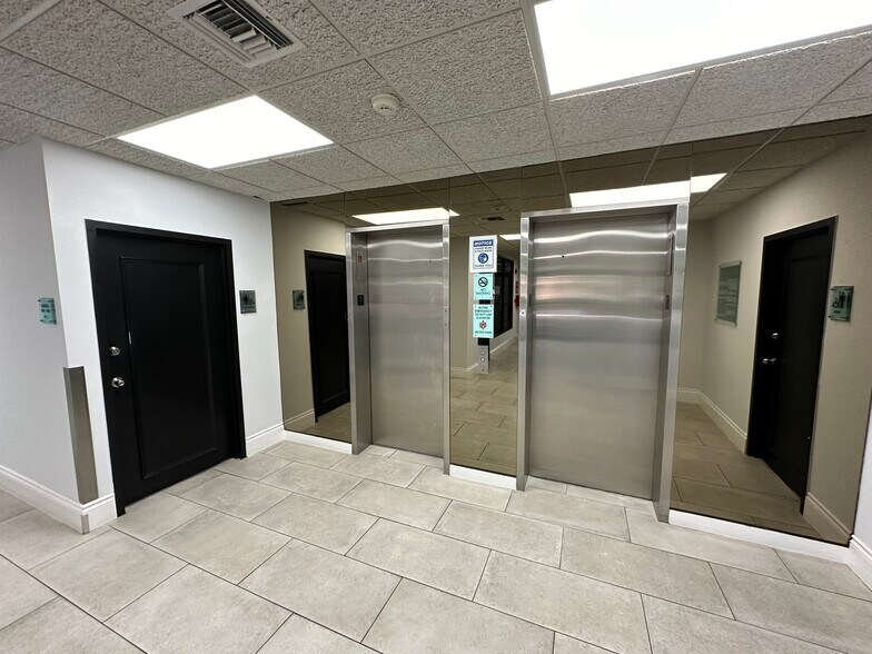 More Photos Of 8925 SW 148th St, Palmetto Bay Loft Creative Space For Sale