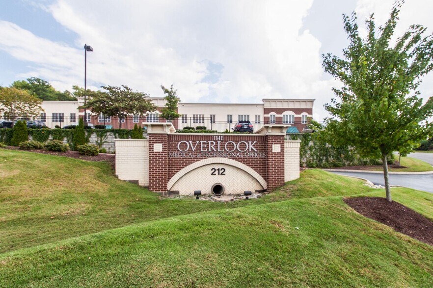 More Photos Of 212 Overlook Cir, Brentwood Office For Sale
