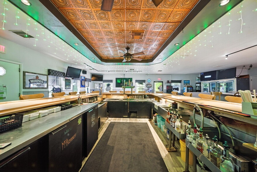 More Photos Of 260 Espanong Rd, Lake Hopatcong Restaurant For Sale