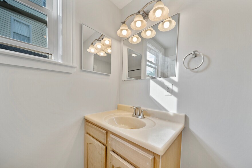 More Photos Of 210 Main St, Somersworth Apartments For Sale