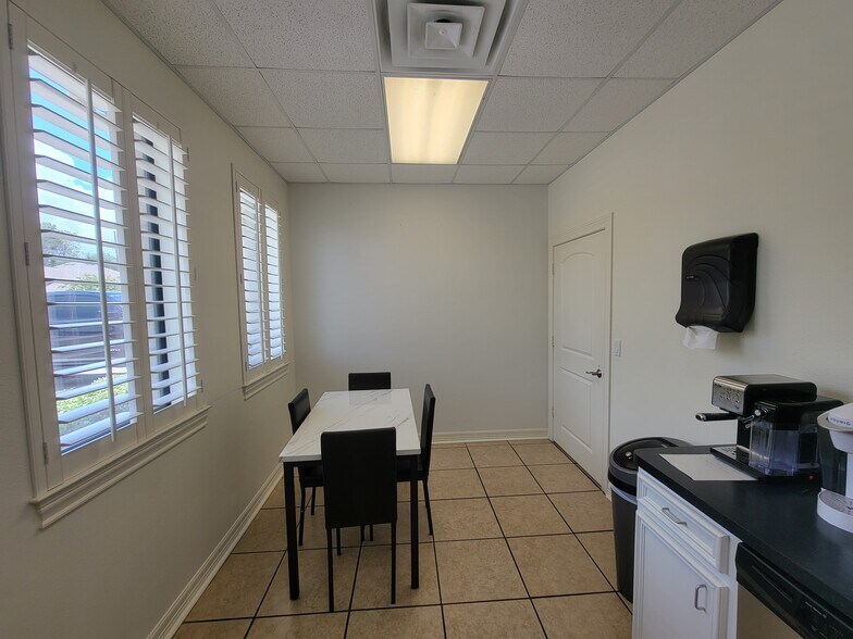 More Photos Of 21510 Kingsland Blvd, Katy Medical For Lease