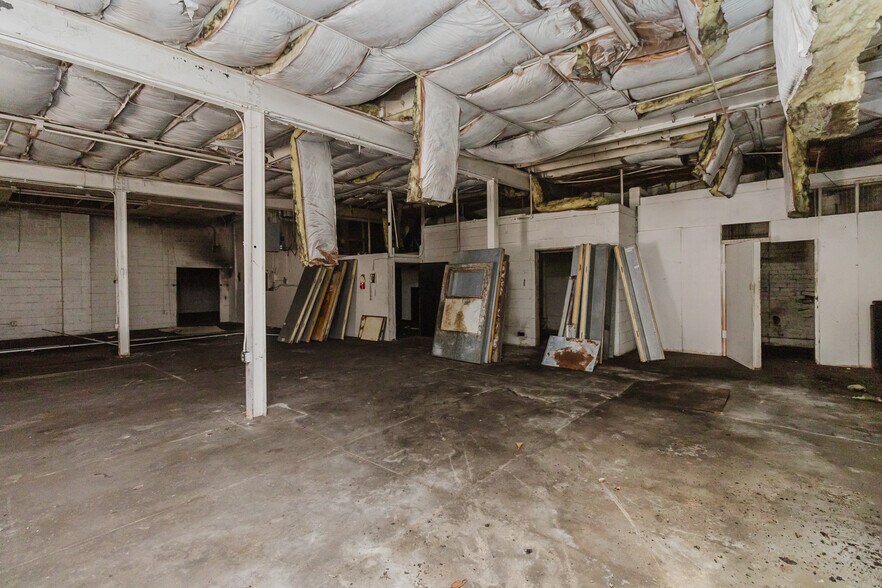 More Photos Of 470 N Seneca St, Wichita Warehouse For Sale