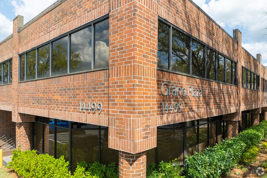 More Photos Of 14497 N Dale Mabry Hwy, Tampa Unknown For Lease