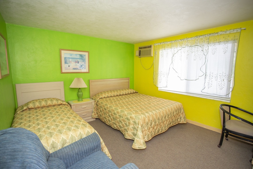 More Photos Of 11240 1st St, Treasure Island Hotel For Sale