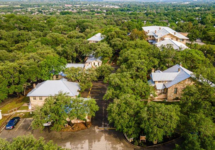 More Photos Of 316 W Highland Dr, Boerne Office For Sale