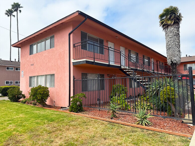 More Photos Of 733 N C St, Lompoc Apartments For Sale