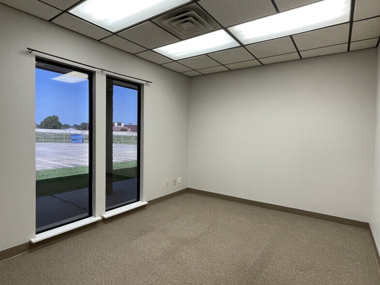 More Photos Of 2103 Old Minden Rd, Bossier City Office For Lease
