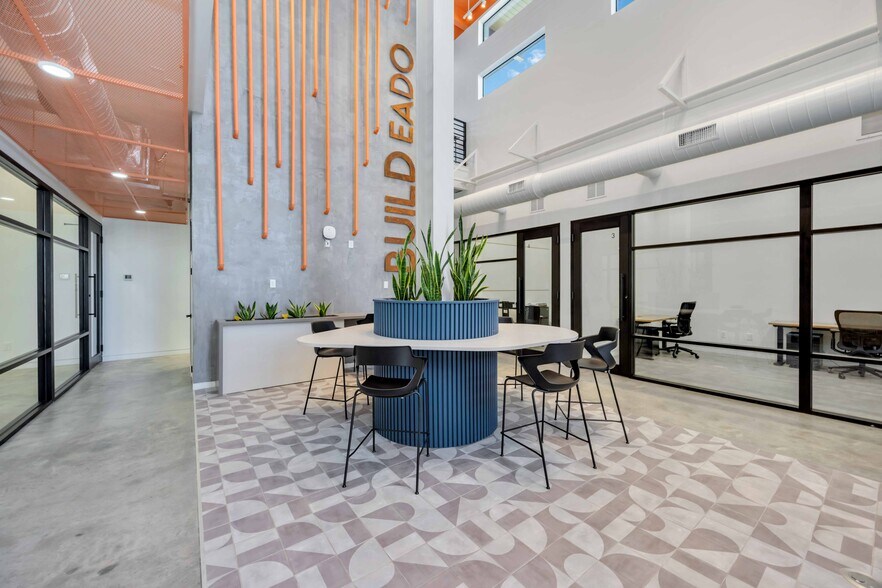 More Photos Of 5214 Harrisburg Blvd, Houston Office For Lease