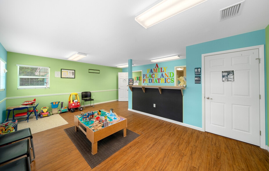More Photos Of 1415 NW 23rd Ave, Chiefland Medical For Sale