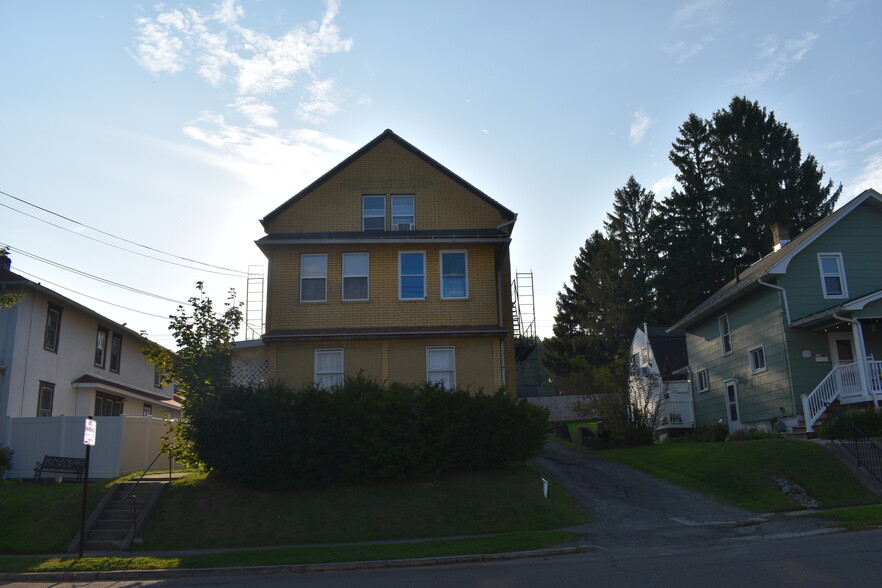 Primary Photo Of 303 Robble Ave, Endicott Apartments For Sale