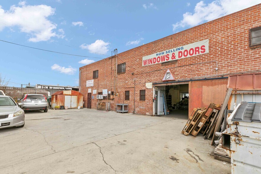 More Photos Of 979 S La Brea Ave, Inglewood Freestanding For Sale