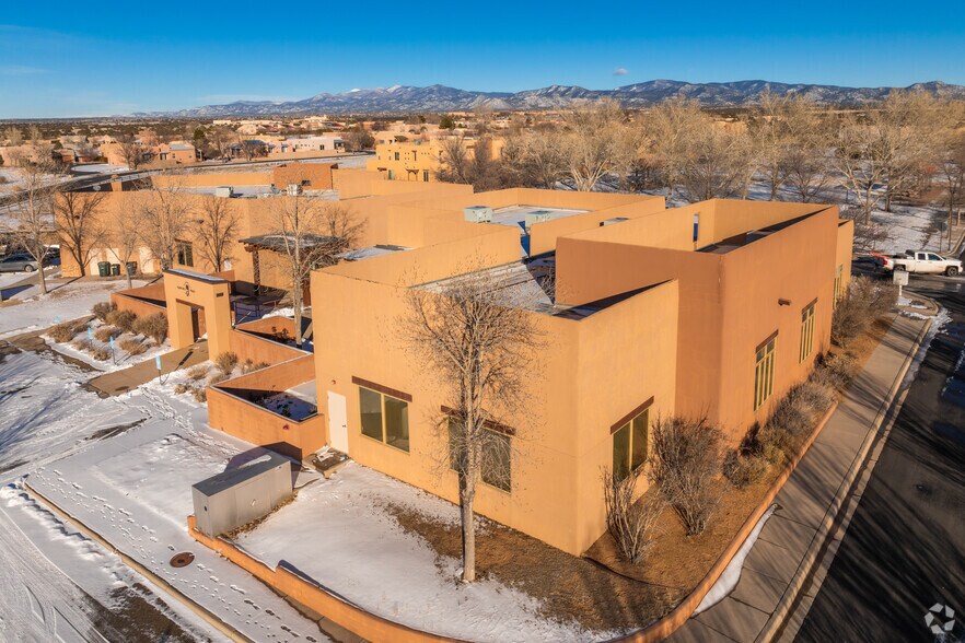 More Photos Of 55 Canada Del Rancho, Santa Fe Storefront For Sale