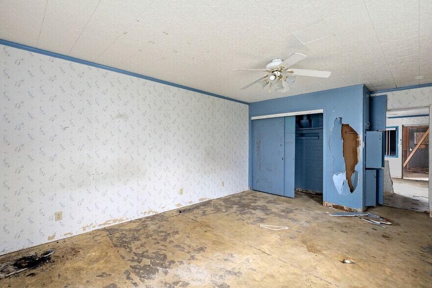 More Photos Of 1521 1st Ave NW, Great Falls Hotel For Sale