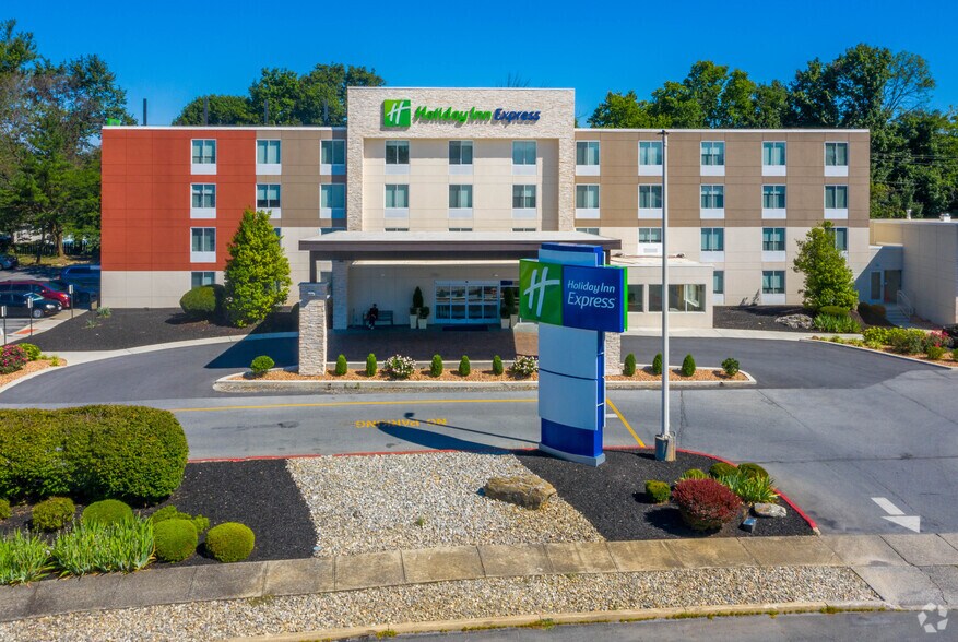 More Photos Of 1715 Plaza Ln, Allentown Hotel For Sale