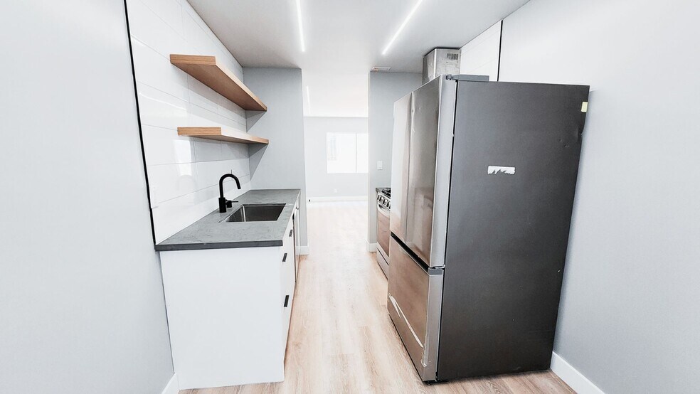 More Photos Of 5150 Ithaca Ave, Los Angeles Multifamily For Sale