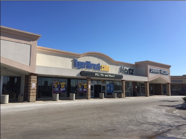 More Photos Of 675 W Golf Rd, Hoffman Estates Storefront For Lease