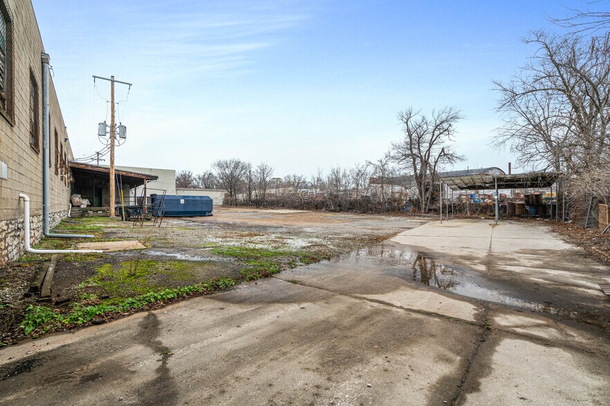 More Photos Of 1641 Crystal Ave, Kansas City Warehouse For Sale