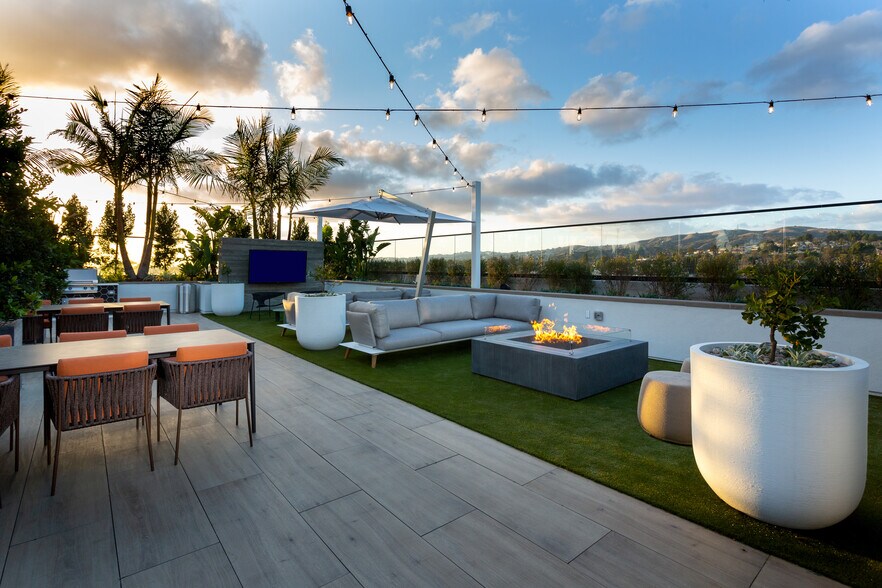 More Photos Of 185 S State College Blvd, Brea Apartments For Lease