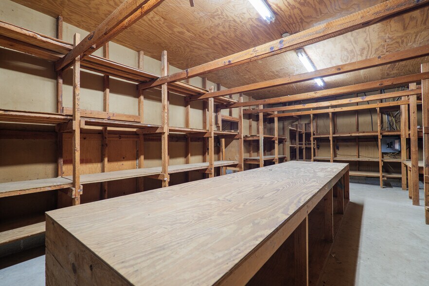 More Photos Of 450 W Highway 64, Lakeland Warehouse For Lease