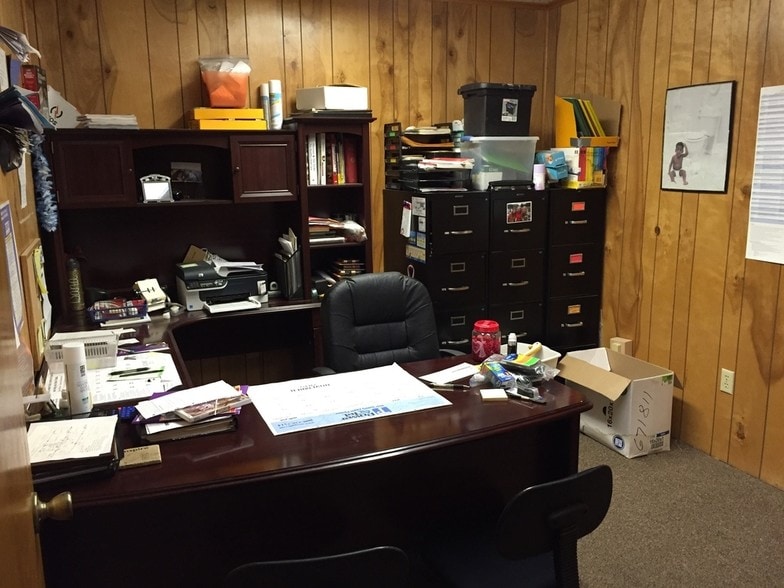 More Photos Of 130 Charter Oak Dr, Canyon Lake Daycare Center For Sale