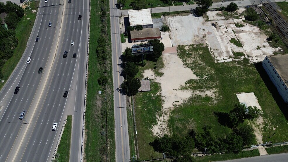 More Photos Of 1010 Hoefgen Avenue, San Antonio Land For Sale