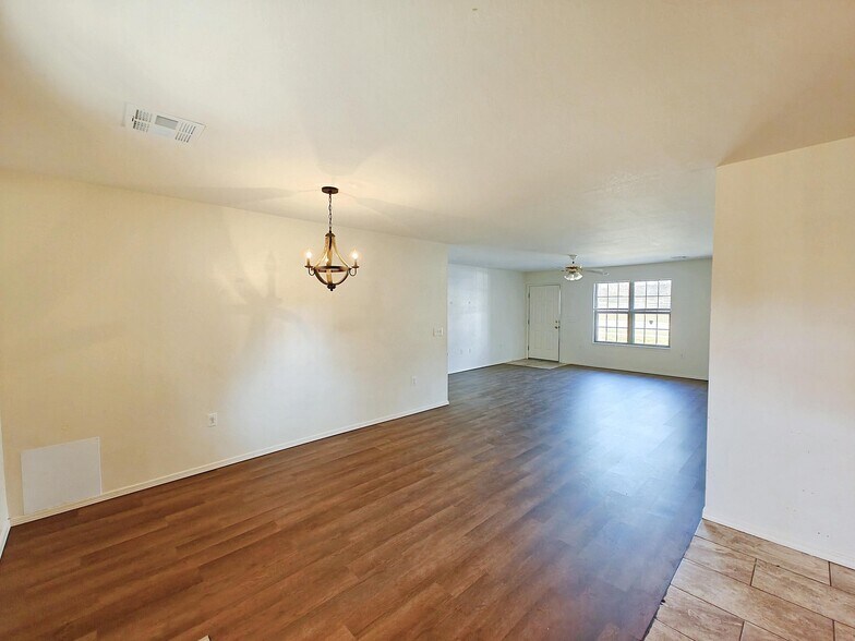 More Photos Of 1133 W 4th St, Tahlequah Apartments For Sale