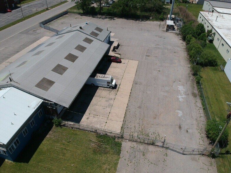 More Photos Of 2655 Buchanan Ave SW, Grand Rapids Truck Terminal For Lease