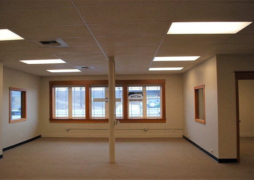 More Photos Of 25011 E Trent Ave, Newman Lake Storefront Retail Office For Sale