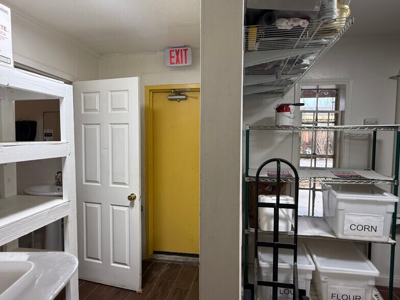 More Photos Of 5402 S Zarzamora St, San Antonio Restaurant For Sale