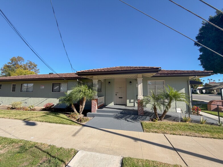 More Photos Of 601-605 E Chapman Ave, Orange Medical For Lease