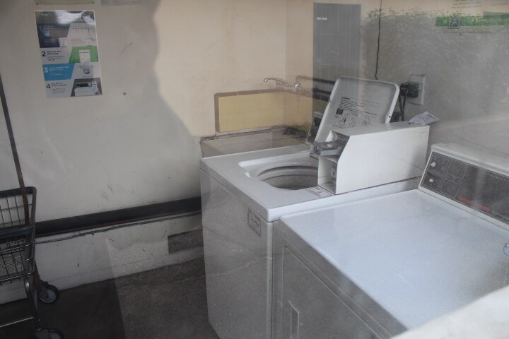 More Photos Of 15915-15919 Sherman Way, Van Nuys Apartments For Sale