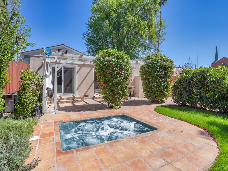 More Photos Of 5233 Lemp Ave, North Hollywood Multifamily For Sale