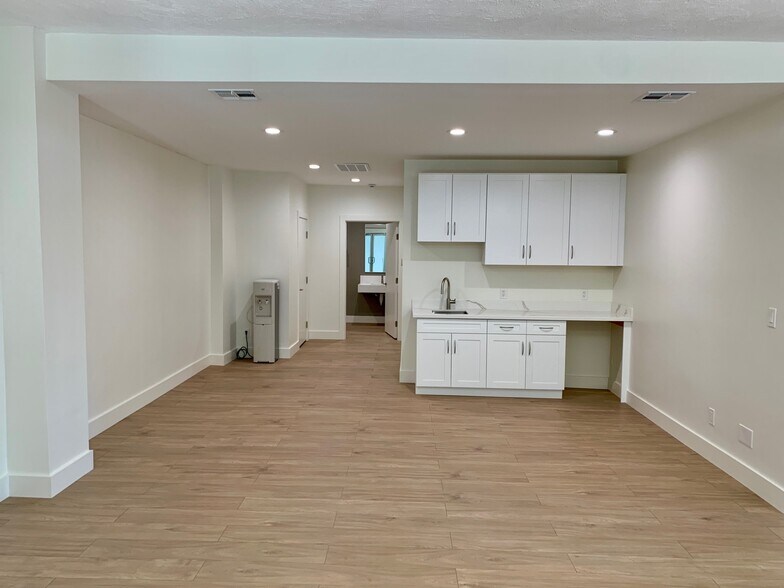 More Photos Of 2130 4th St, San Rafael Office Residential For Lease