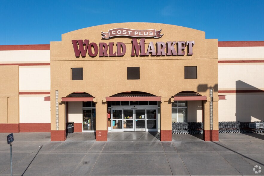 More Photos Of 5975 E Broadway Blvd, Tucson Freestanding For Sale