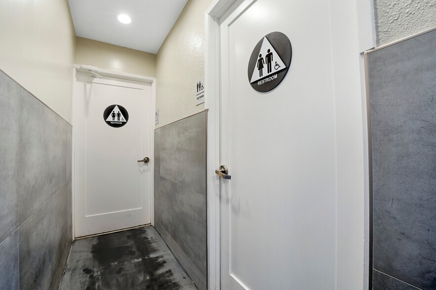 More Photos Of 1925 S El Camino Real, San Clemente Restaurant For Sale