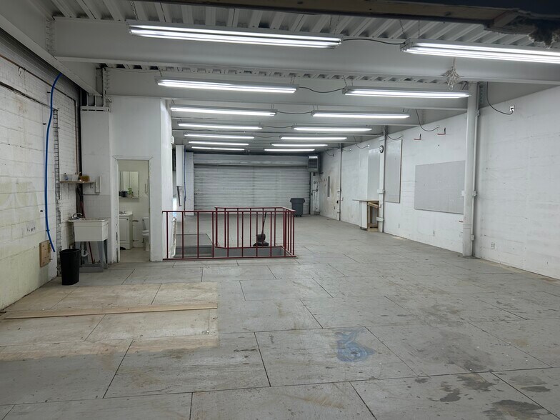 More Photos Of 4613 27th St, Long Island City Manufacturing For Lease