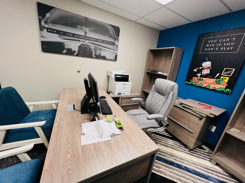 More Photos Of 4940 E Asbury Ave, Denver Warehouse For Lease