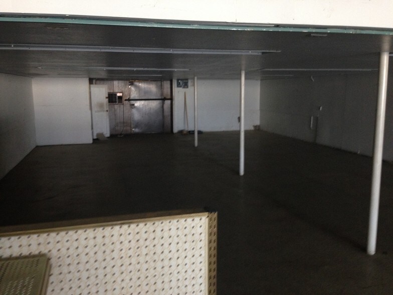More Photos Of 12775 Avenue 416, Orosi Storefront For Lease