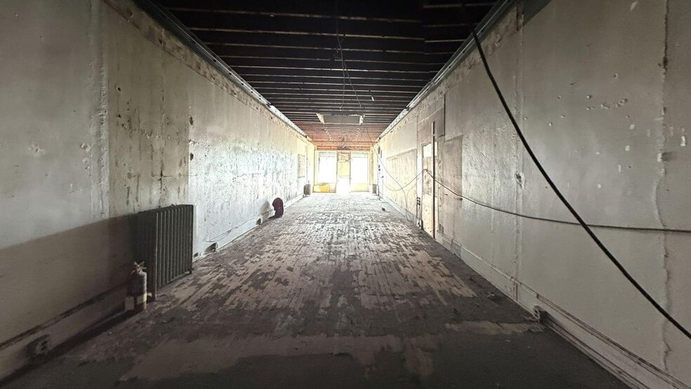 More Photos Of 188 Beach 116th St, Far Rockaway Storefront For Lease