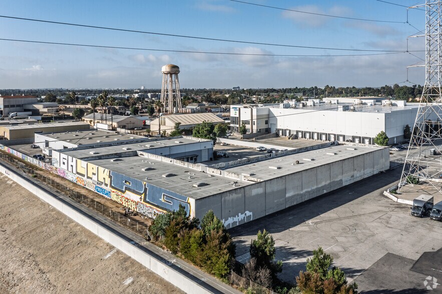 More Photos Of 9400 Burtis St, South Gate Manufacturing For Lease