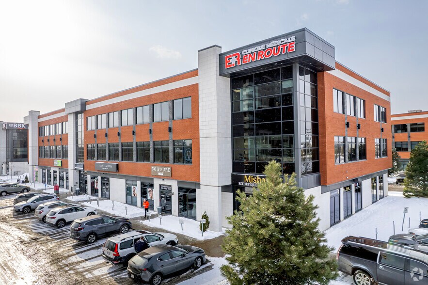 More Photos Of 3200-3260 Boul Curé-Labelle, Laval Medical For Sale