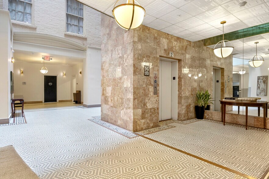 More Photos Of 76 N Pearl St, Albany Apartments For Lease