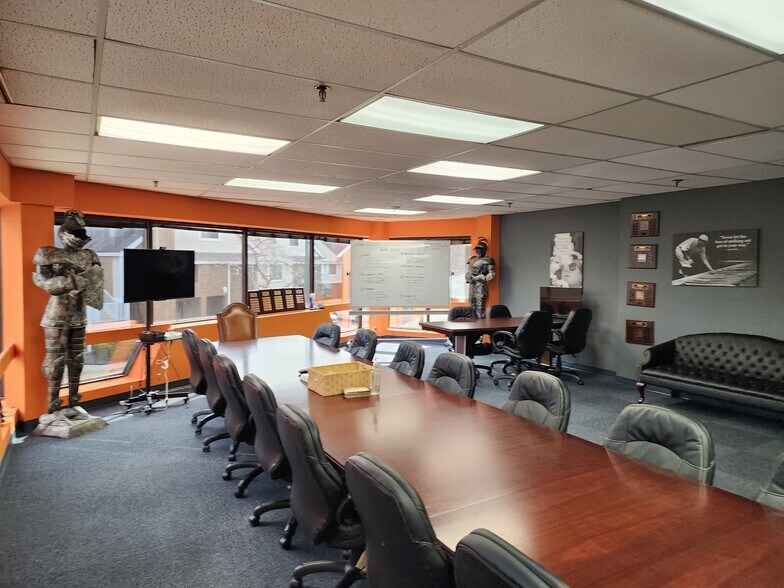 More Photos Of 8618 Westwood Center Dr, Vienna Office For Sale