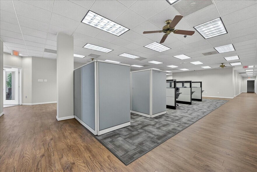More Photos Of 618 Cepi Dr, Chesterfield Office For Lease