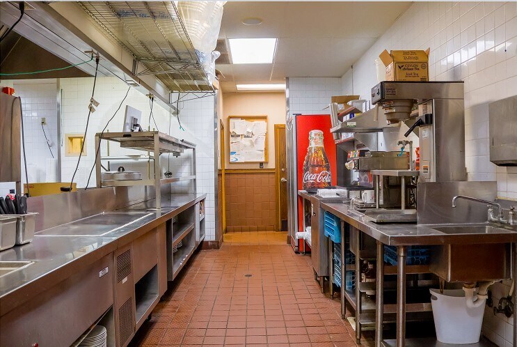 More Photos Of 2610 W Memorial Rd, Oklahoma City Restaurant For Sale