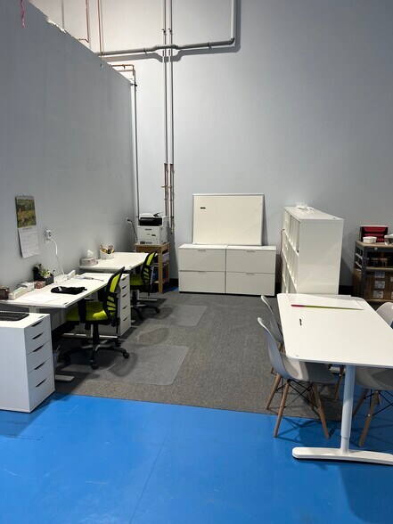 More Photos Of 36 Ditton Dr, Hamilton Warehouse For Sale