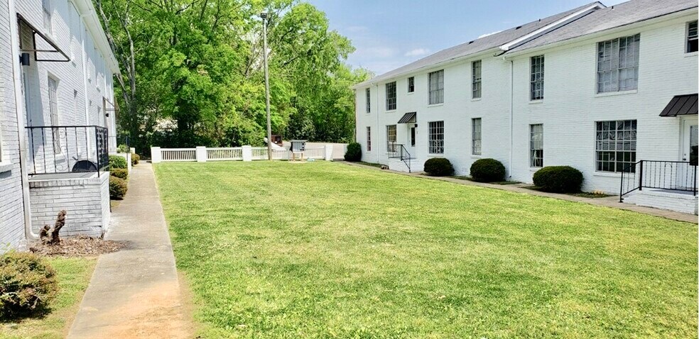 More Photos Of 11 Eumar Ct NW, Center Point Apartments For Sale