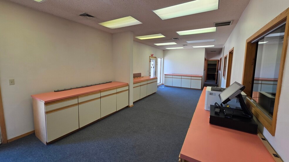 More Photos Of 250 Ruskin Dr, Colorado Springs Warehouse For Sale