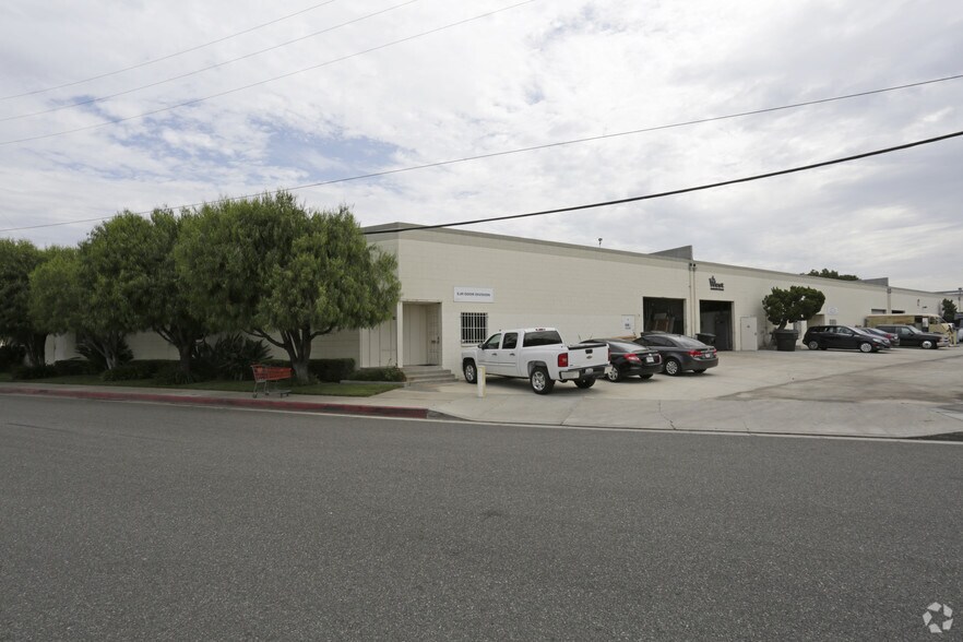More Photos Of 8116-8136 Byron Rd, Whittier Manufacturing For Lease